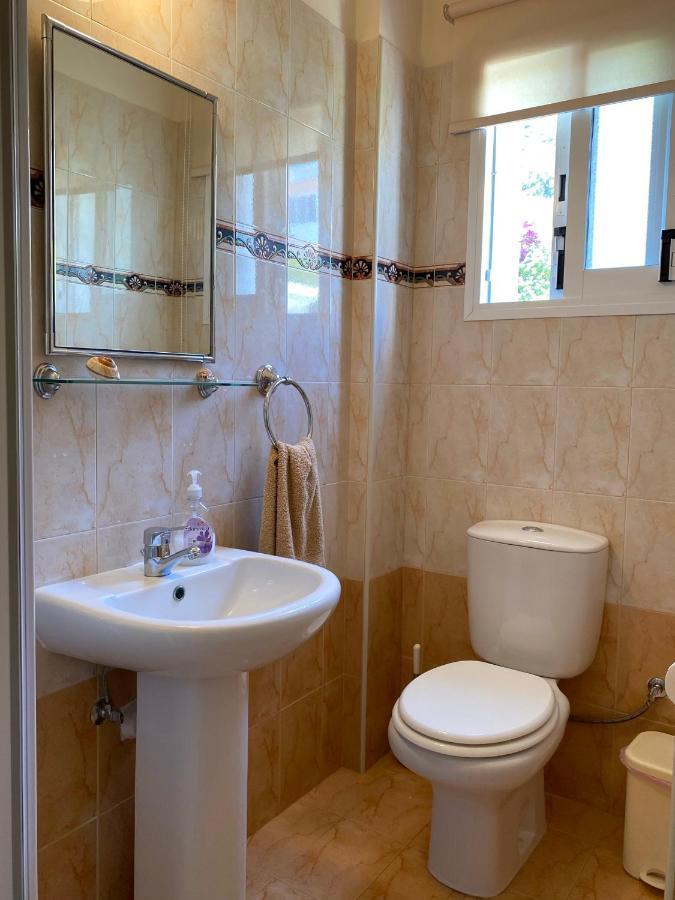 Villa Alicia With Priv Pool, Beautiful Garden And Shady Veranda- 5 Min To The Beach Peyia Exterior foto
